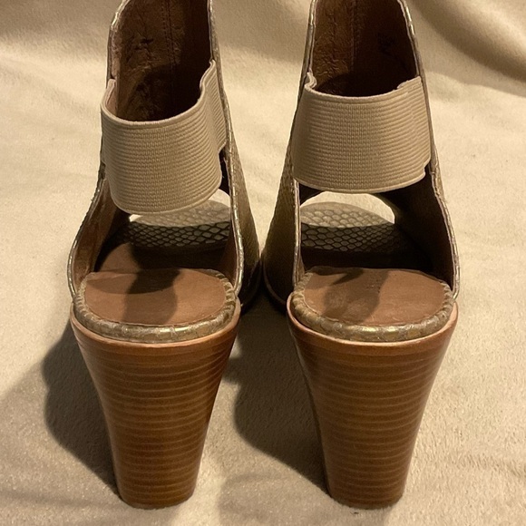 DONALD Pliner Khloe Metallic Python Snakeskin Peep Toe Sandals Booties Sz 9.5 - Picture 7 of 8